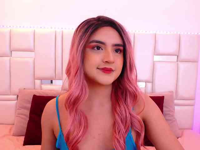 Laila-Stewart webcam