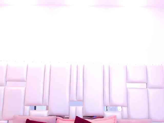 Laila-Stewart webcam