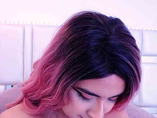 Laila-Stewart webcam
