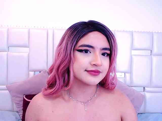 Laila-Stewart webcam