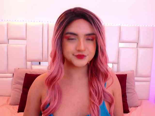 Laila-Stewart webcam