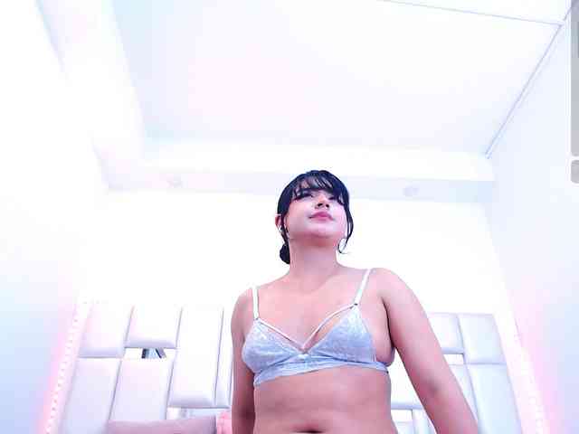Laila-Stewart webcam