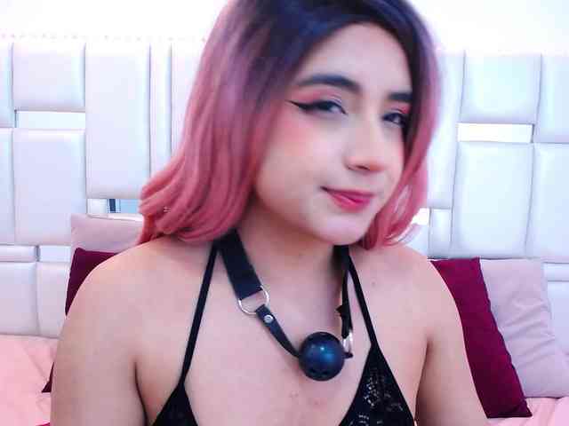 Laila-Stewart webcam