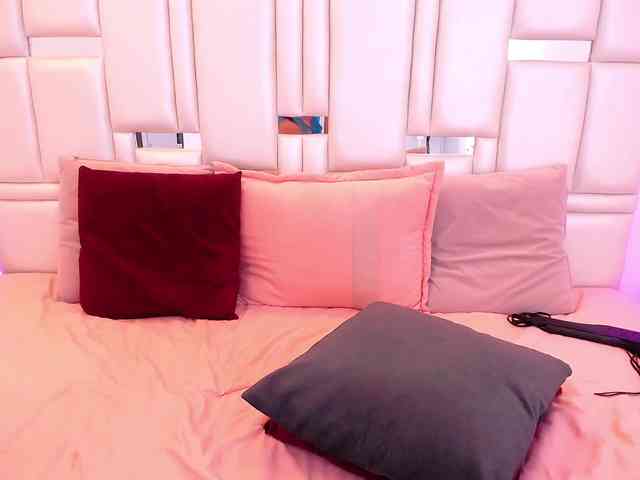 Laila-Stewart webcam