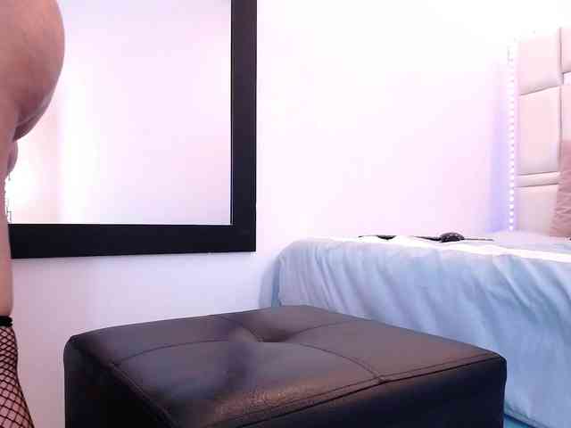 Laila-Stewart webcam