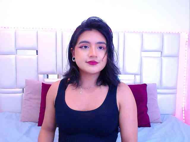 Laila-Stewart webcam