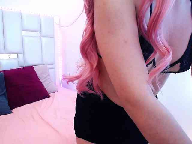 Laila-Stewart webcam