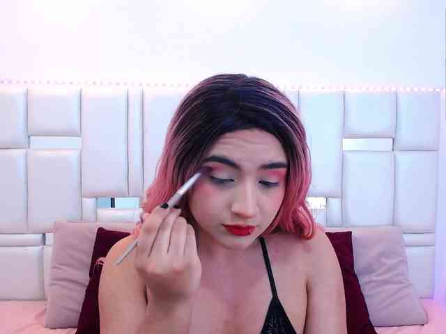 Laila-Stewart webcam