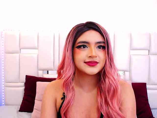 Laila-Stewart webcam