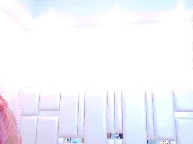 Laila-Stewart webcam