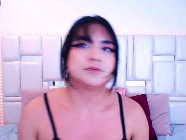 Laila-Stewart webcam