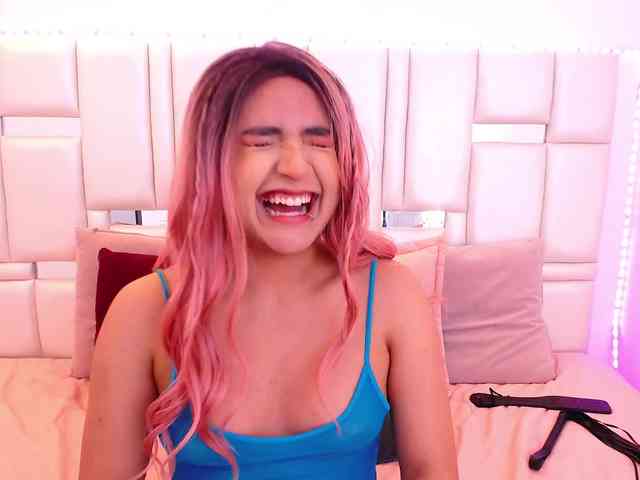 Laila-Stewart webcam