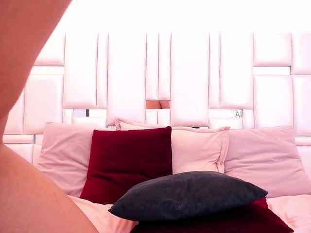 Laila-Stewart webcam