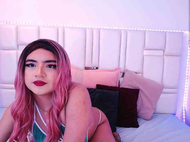 Laila-Stewart webcam