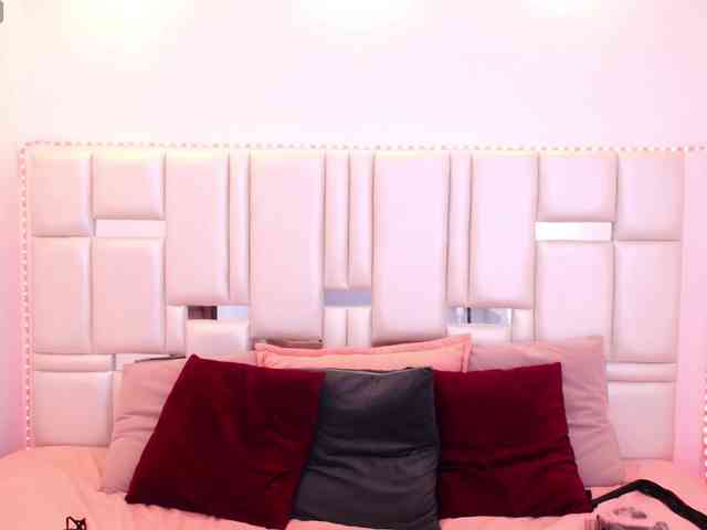 Laila-Stewart webcam