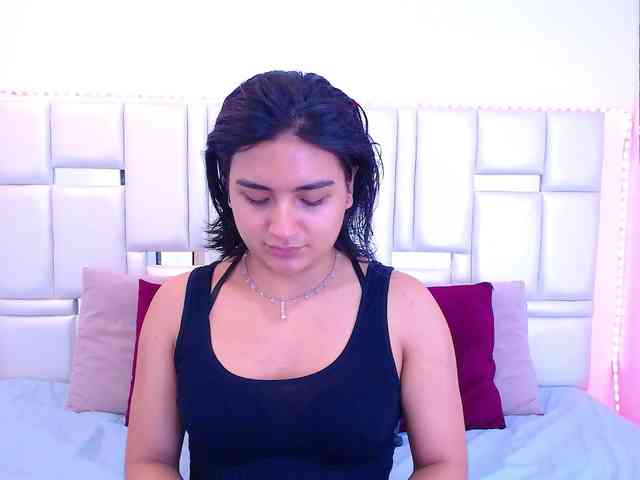 Laila-Stewart webcam