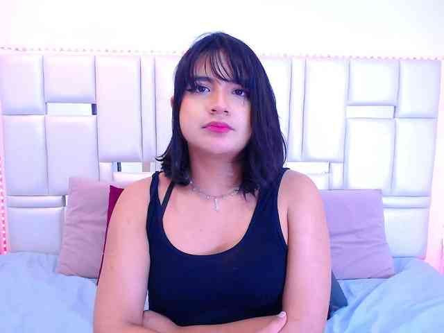 Laila-Stewart webcam