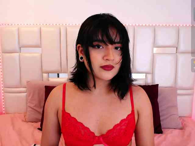 Laila-Stewart webcam
