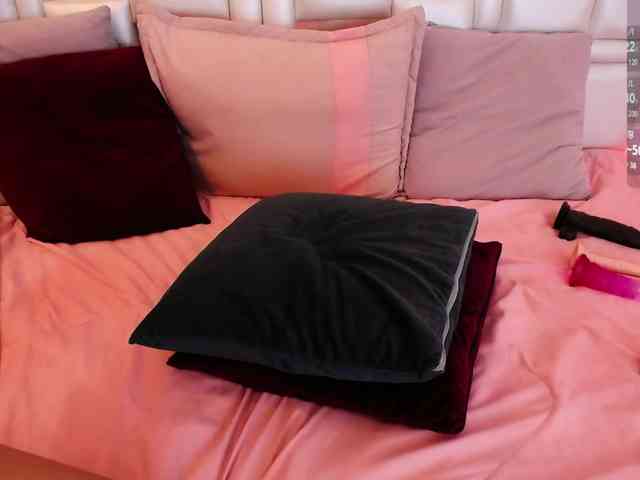 Laila-Stewart webcam