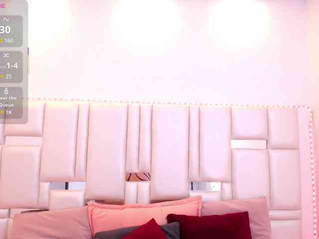 Laila-Stewart webcam