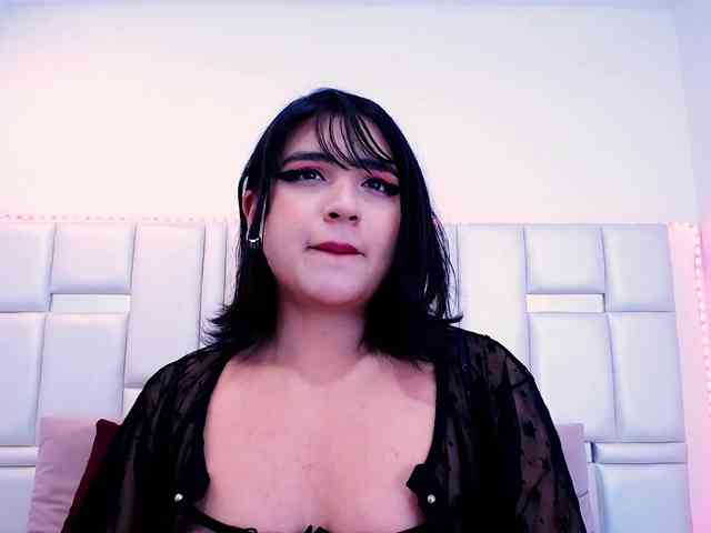 Laila-Stewart webcam
