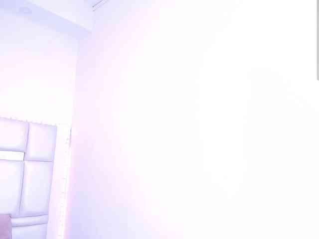 Laila-Stewart webcam