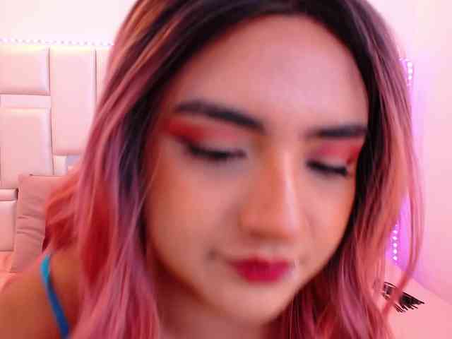Laila-Stewart webcam
