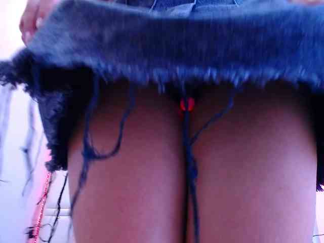Laila-Stewart webcam