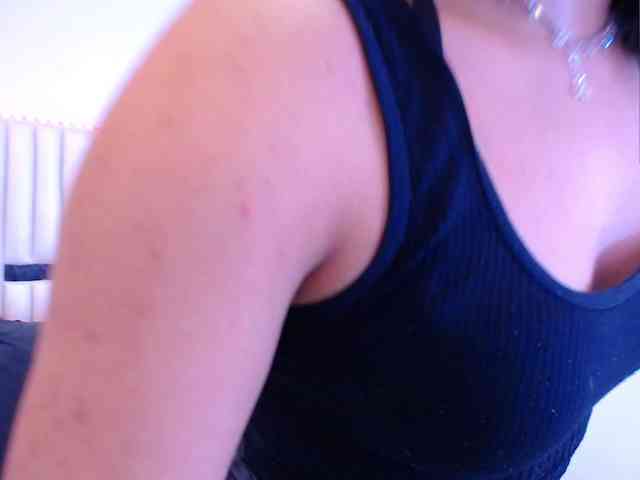 Laila-Stewart webcam