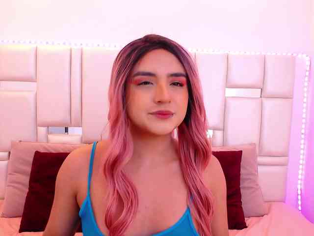 Laila-Stewart webcam