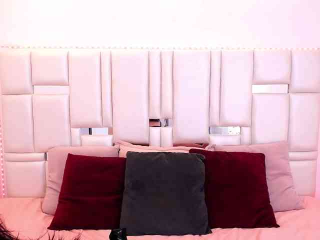 Laila-Stewart webcam