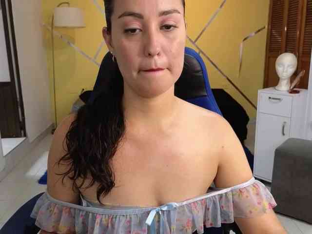 Shirlyrojas webcam