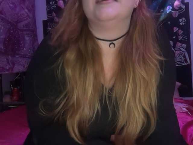 thickgingergoddess's BongaCams show and profile
