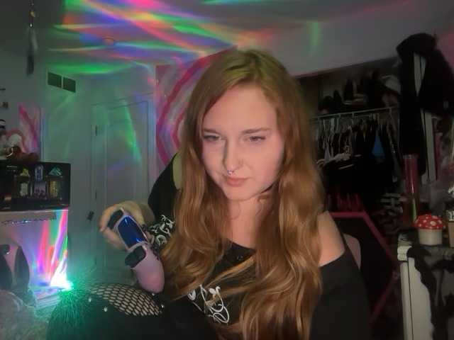 thickgingergoddess's BongaCams show and profile