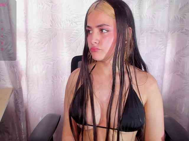 Maddy8 webcam