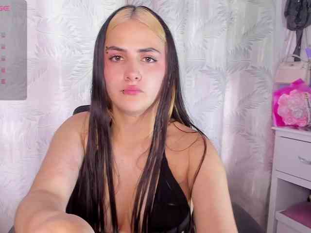 Maddy8 webcam