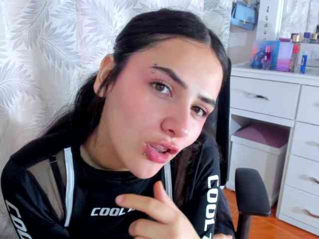 Maddy8 webcam