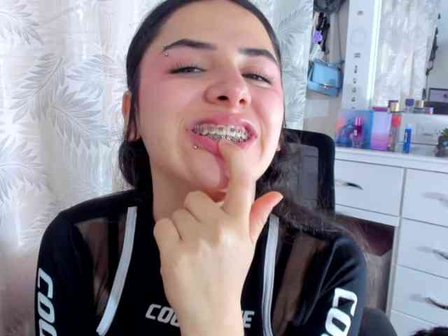 Maddy8 webcam