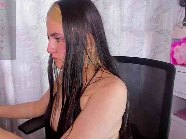 Maddy8 webcam
