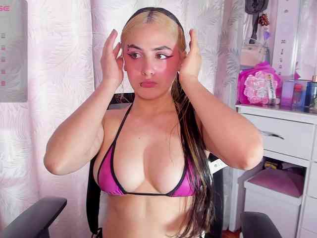 Maddy8 webcam