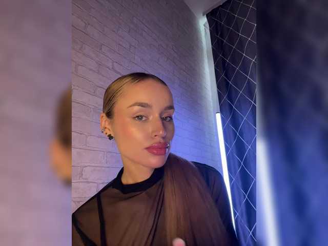 Enchantix's BongaCams show and profile