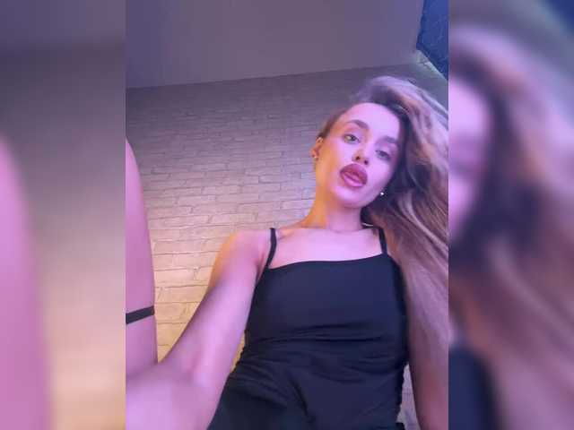 Enchantix's BongaCams show and profile