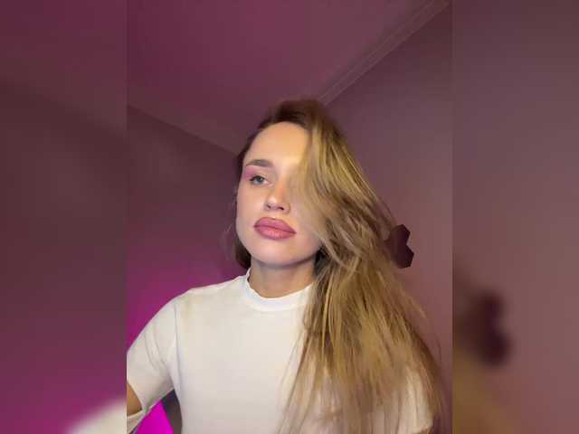 Enchantix's BongaCams show and profile