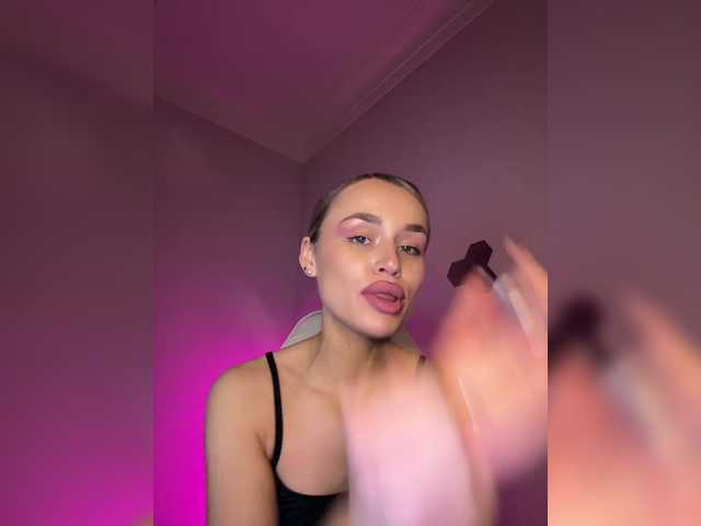 Enchantix's BongaCams show and profile