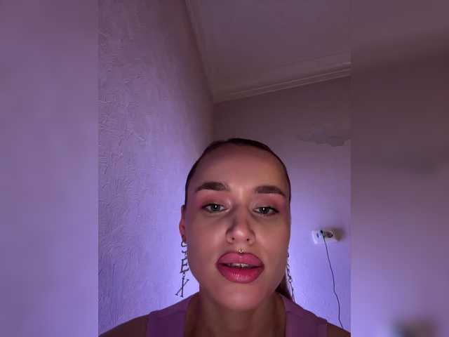 Enchantix's BongaCams show and profile