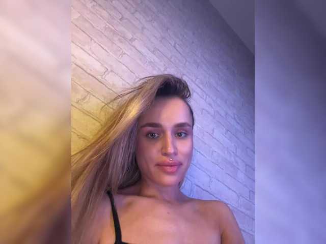 Enchantix's BongaCams show and profile