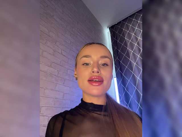 Enchantix's BongaCams show and profile