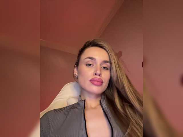 Enchantix's BongaCams show and profile