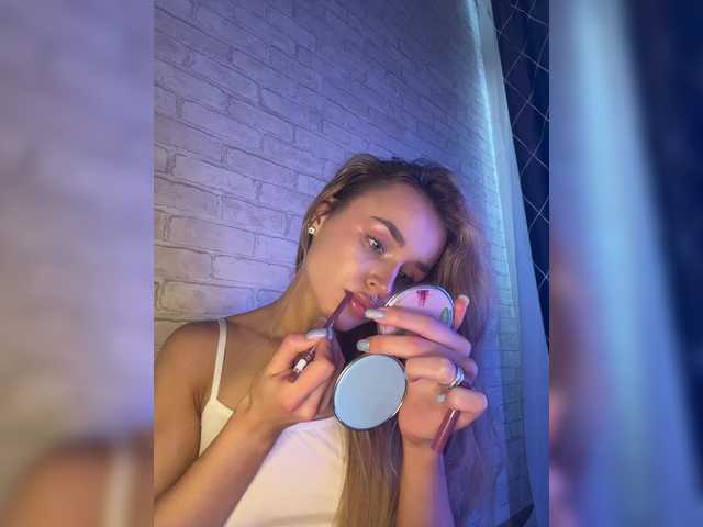 Enchantix's BongaCams show and profile