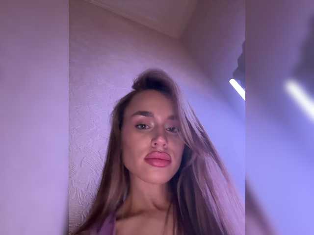 Enchantix's BongaCams show and profile